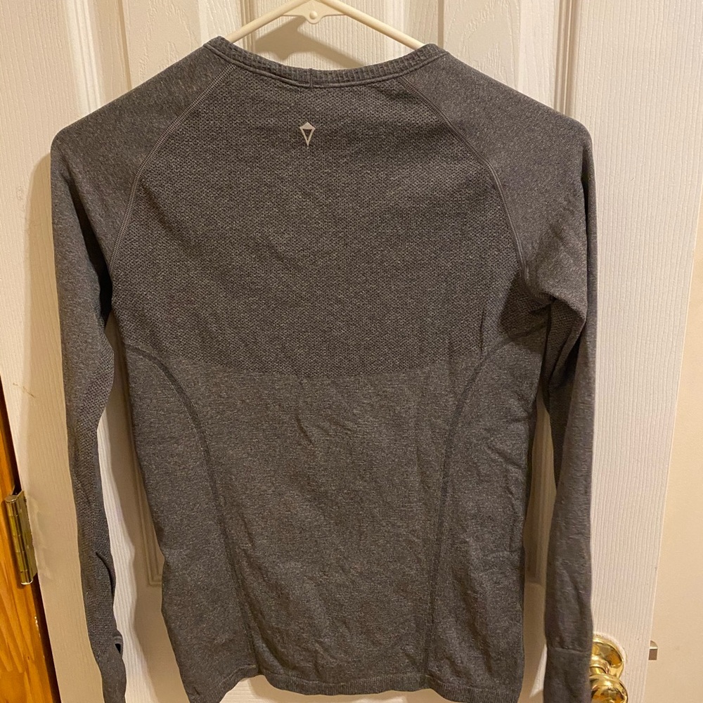 Iviva by lululemon gray long sleeve